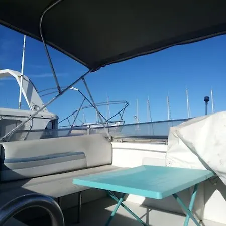 Bådhotel Bateau Carpilou *